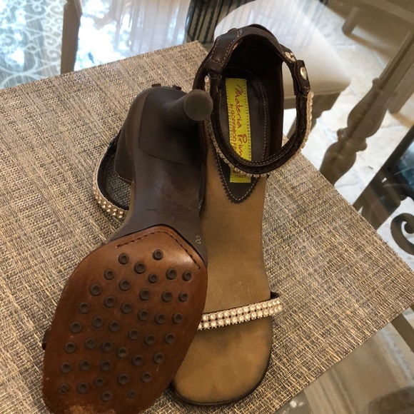 Designer sandals beautiful - Picture 2 of 3